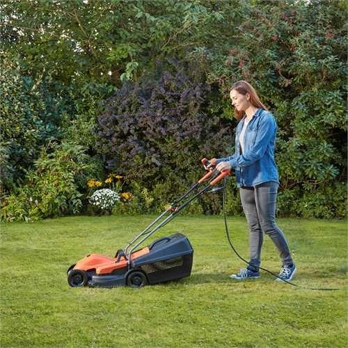 Actual product image Black & Decker BEMW451BH (Electrical connection)