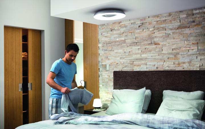 Produktbild Philips Hue Still Basis BT (2400 lm)