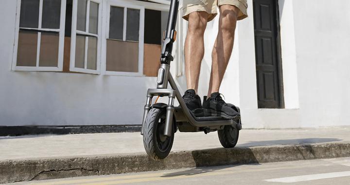Image du produit Xiaomi Electric Scooter 6 Lite Swiss Edition (20 km/h, 25 km, 300 W)