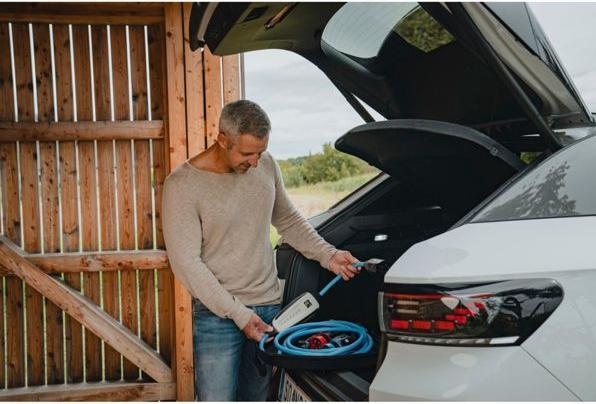 Image du produit NRGkick 32A Pure pour les utilisateurs SIM GSM/GPS/SIM standard 10m WLAN (Type 2, 22 kW, 32 A, CEE 32)