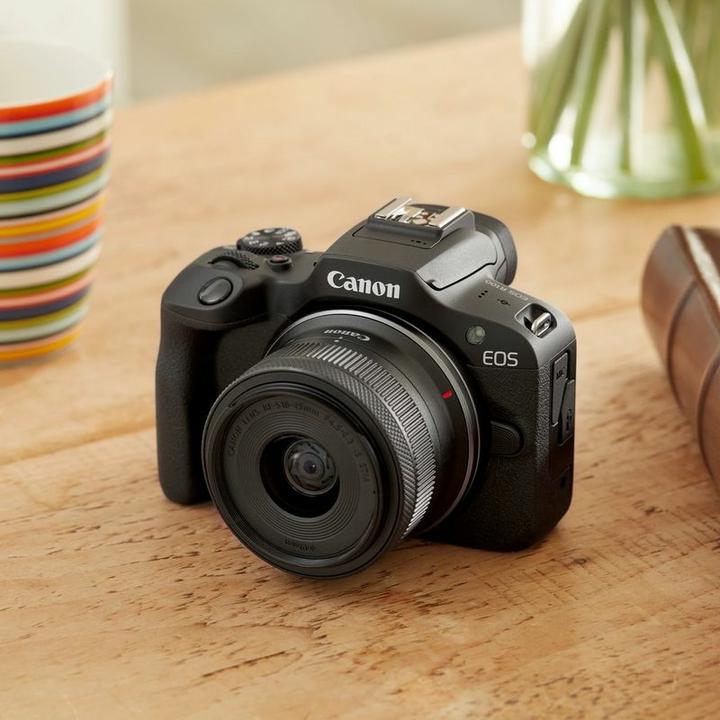 Actual product image Canon R100 (18 - 45 mm, 24.10 Mpx, APS-C / DX)