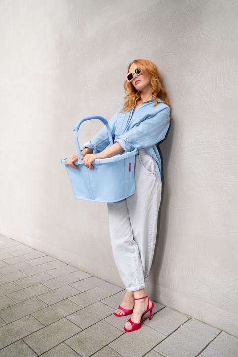 Productafbeelding reisenthel carrybag frame twist powder blue