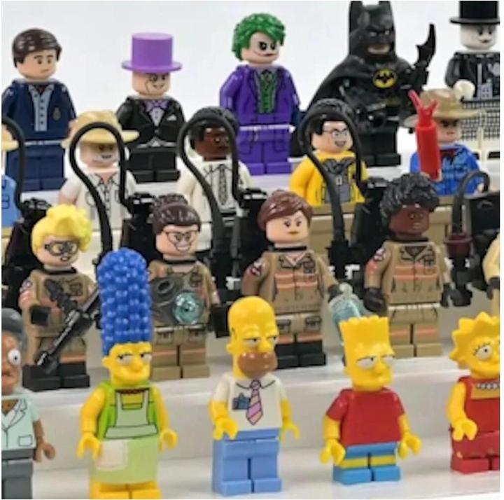 Actual product image iDisplayit Acrylic display for 40 LEGO® minifigures (with white base and studs)