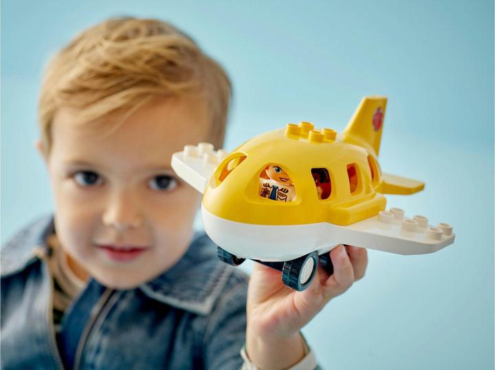 Image du produit LEGO Erster Besuch im Flughafen (10443)