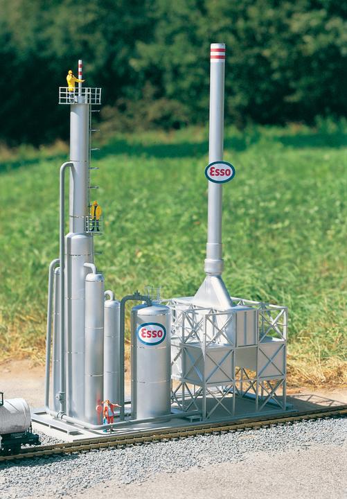Actual product image Piko Refinery cracker plant