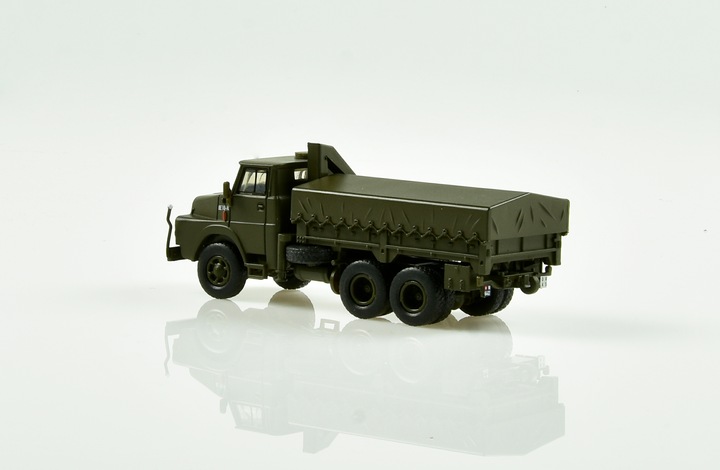 Actual product image Ace Henschel truck HS 3-14 6x6 with hydraulic crane