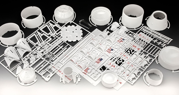 Actual product image Revell Saturn V