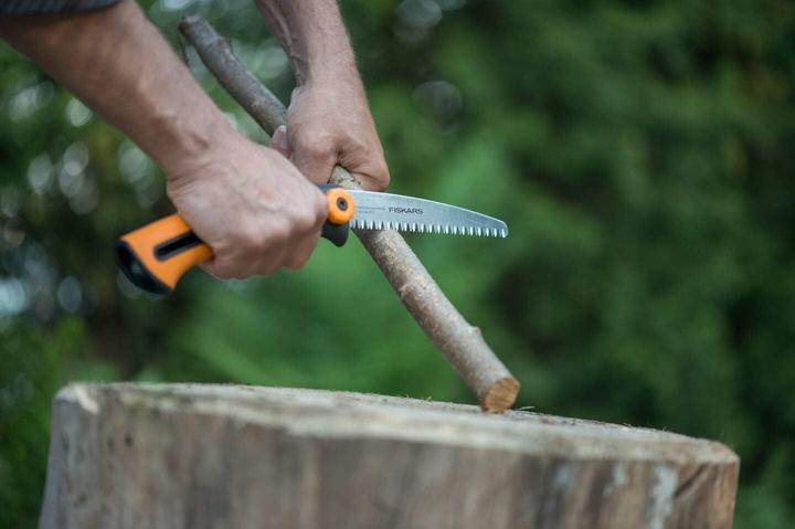 Actual product image Fiskars Handsaw Xtract coarse toothing