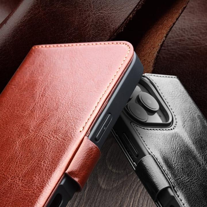 Produktbild QiAlino Hülle Flip mit magnetischem Verschluss Hellbraun (Apple iPhone 16 Plus)