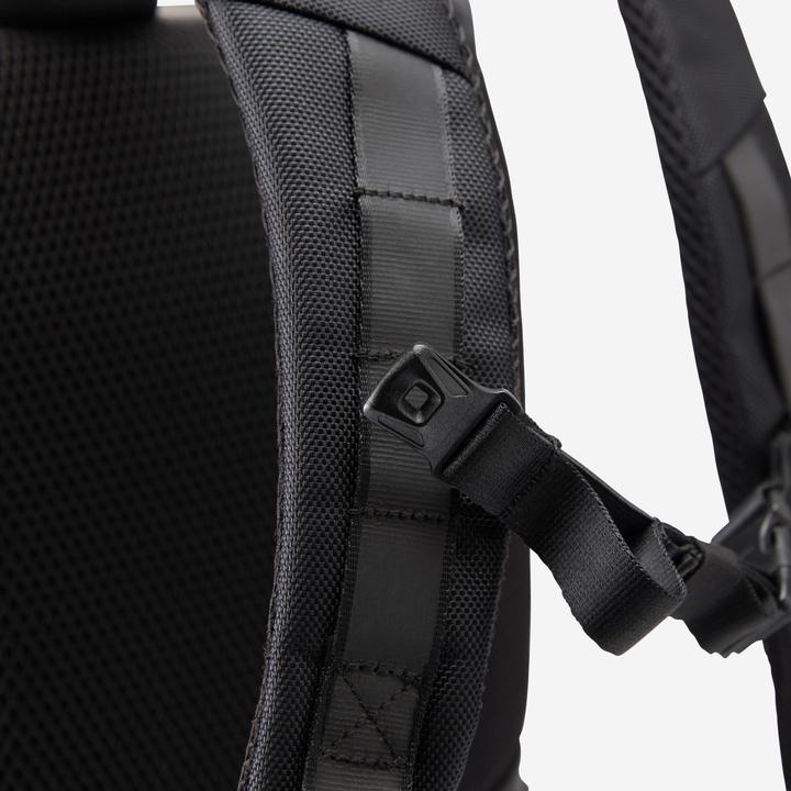 Produktbild Decathlon Rucksack Rolltop mit Laptopfach (29 l)