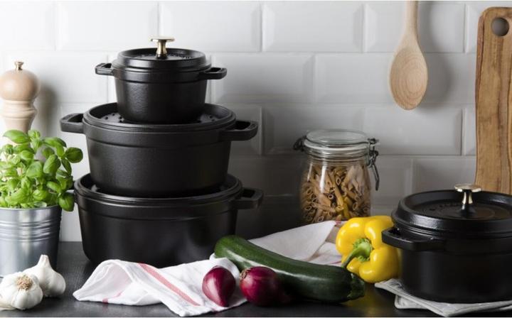 Actual product image Staub Cocotte (28 cm, Casserole + Stewpot, Cast iron)