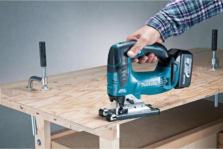 Actual product image Makita Djv182z