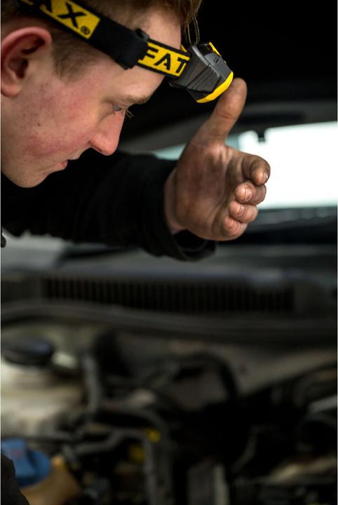 Actual product image Stanley ST.HEAD TORCH 200LM (200 lm)