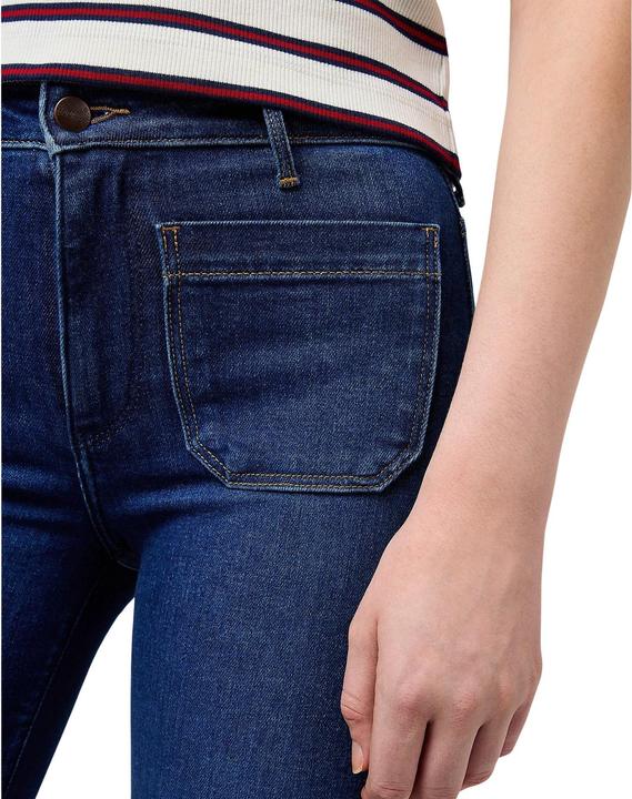 Actual product image Wrangler 's dark wash flared jeans (W31/L32)