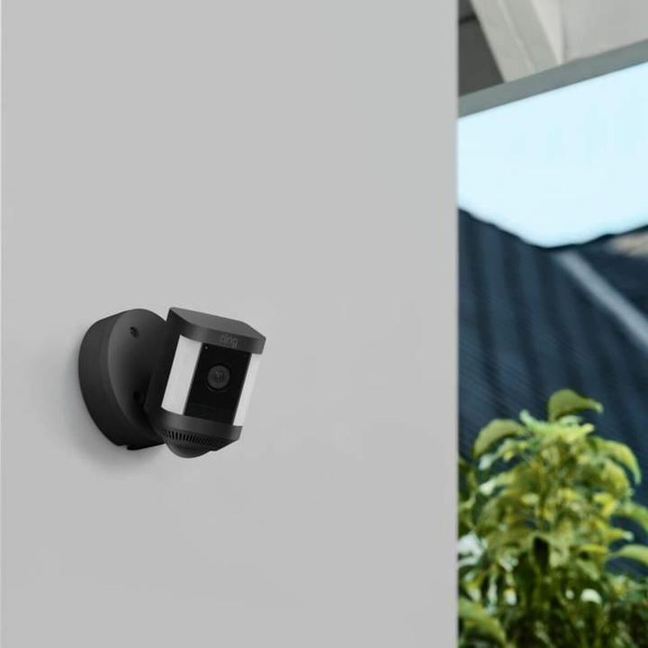 Image du produit Ring Spotlight Cam Plus (1920 x 1080 Pixels)