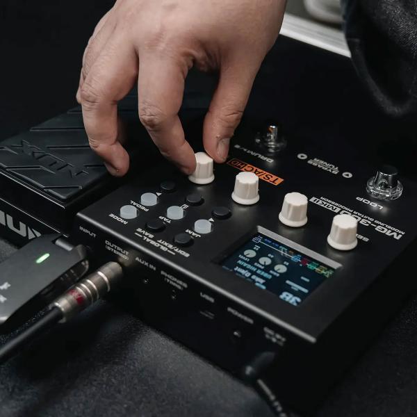 Actual product image NUX Multi-Effektgerät MG-300 MKII für E-Gitarre mit Klinkenkabel (Preamplifiers, Amplifier, Limiter)