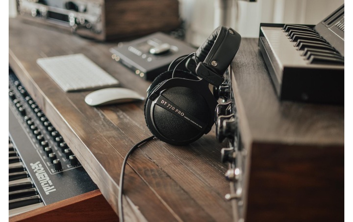 Produktbild Beyerdynamic DT 770 Pro Black Limited Edition (keine Geräuschunterdrückung, Kabelgebunden)