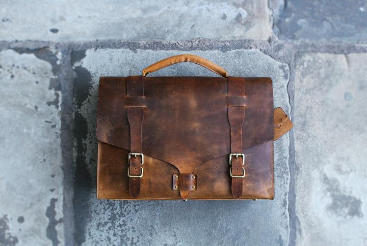 Image du produit Only-Bags.Store Sacoche en cuir véritable fait à la main, sacoche pour ordinateur portable, messager, voyage (15")