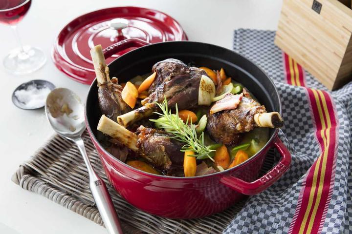 Produktbild Staub Cocotte (24 cm, Bräter + Schmortopf, Gusseisen)