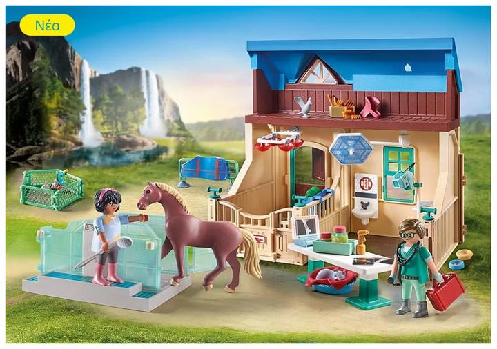 Actual product image Playmobil Riding therapy & veterinary practice (71352, Playmobil Horses of Waterfall)