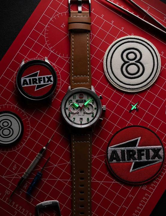 Produktbild AVI-8 AV-4088-06 Hawker Hurricane Dual-Time (Fliegeruhr)