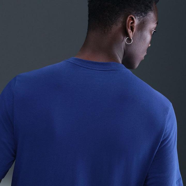 Image du produit Nike FC Barcelona Crest Tee Herren T-Shirt (M)