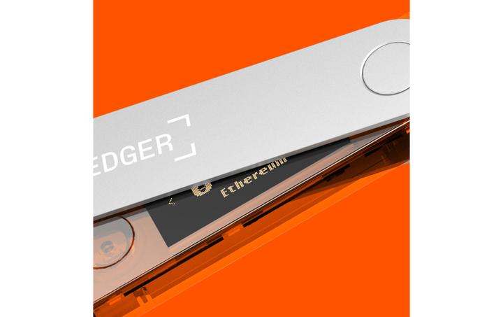 Produktbild Ledger Nano X - Orange (Litecoin, Dash, Bitcoin, Dogecoin, Ethereum Classic)