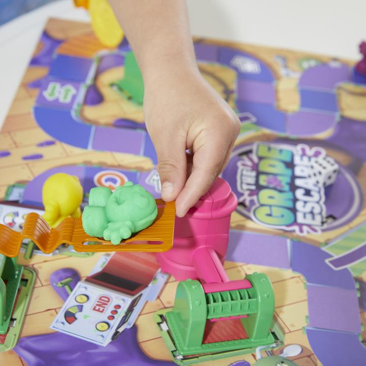 Produktbild Hasbro Gaming Taubenflucht (Griechisch, 2 - 4 Spieler)