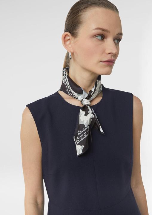Produktbild Comma Tuch Hochwertiges Seidentuch mit ornamentalem Print