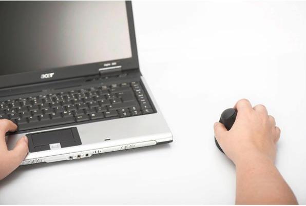 Immagine prodotto Digitus Ergonomico verticale senza fili a 6 pulsanti 1600 dpi nero (Senza fili)