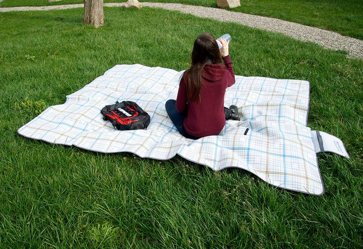 Produktbild Pearl Wasserdichte XXL-Picknick-Decke aus Fleece, 2,5 x 2 m