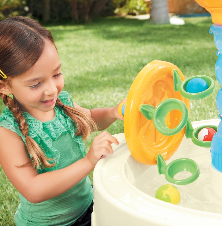 Actual product image Little Tikes Water play table