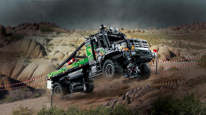 Image du produit LEGO Camion tout-terrain Mercedes-Benz Zetros (42129, LEGO Technic)