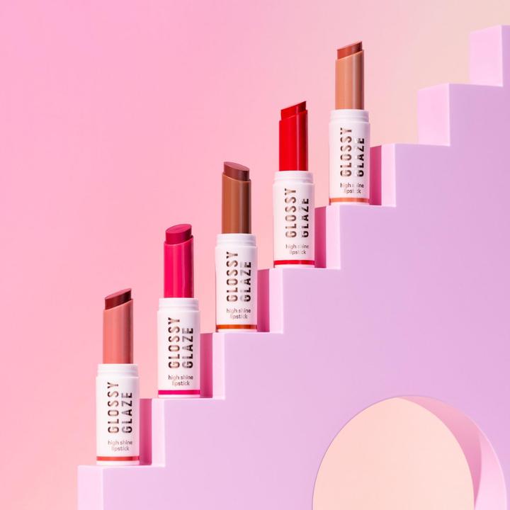 Produktbild essence GLOSSY GLAZE high shine lipstick (05 Maple Me Crazy)