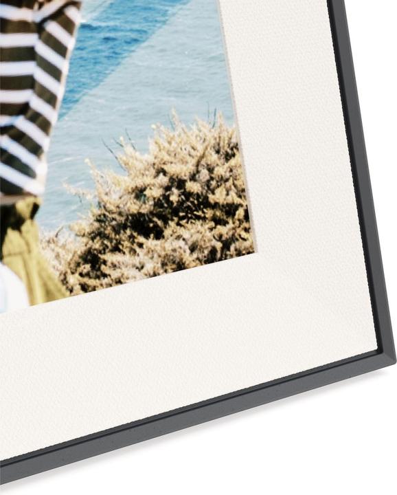 Actual product image Aura Frames Photoframe - Aspen - Ink with Paper Mat (12", 1600 x 1200 pixels)