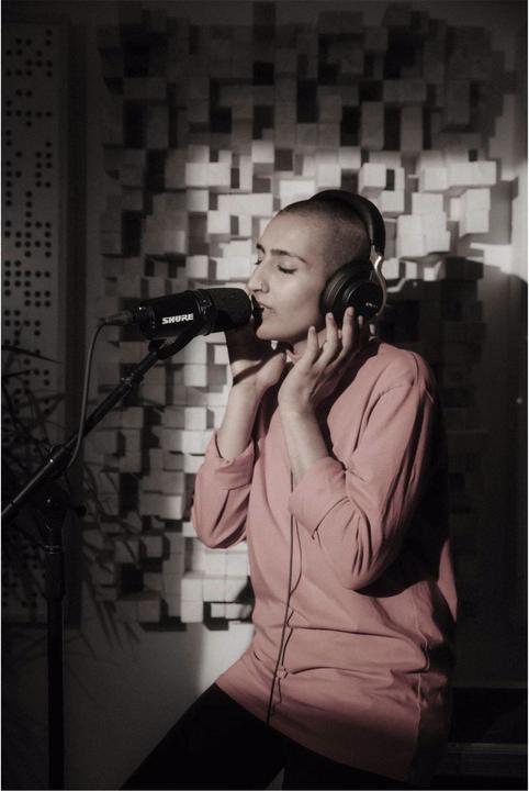 Actual product image Shure MV7