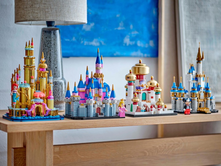 Actual product image LEGO Mini Sleeping Beauty Castle (40720, LEGO Disney)