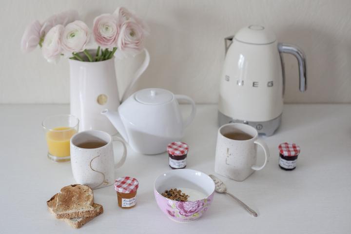 Actual product image Smeg 50's retro style with temperature control (1.70 l, CH plug)