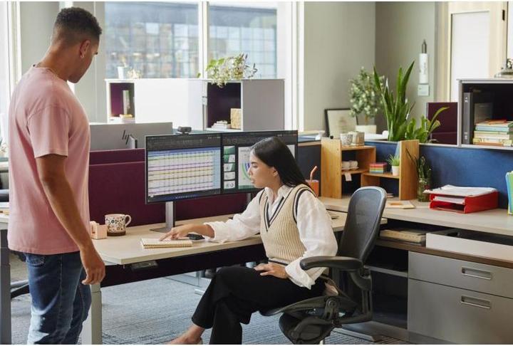 Actual product image HP Series 7 Pro 724pu Docking Display (1920 x 1200 pixels, 24")