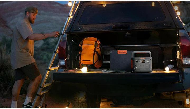 Immagine prodotto Jackery Explorer 300EU Plus (288 Wh, 3.75 kg)