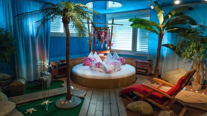 Actual product image Loveroom Laguna Romantica