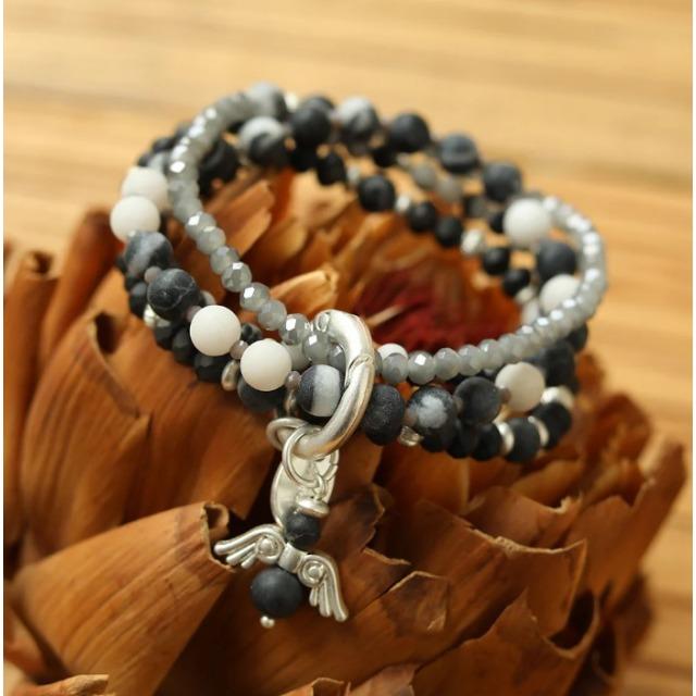 Produktbild Andreani Armband aus echtem Schwarz-Weiss Jaspis mit Engelanhänger von (18 cm, Echtes Schwarz-Weiss Jaspis)