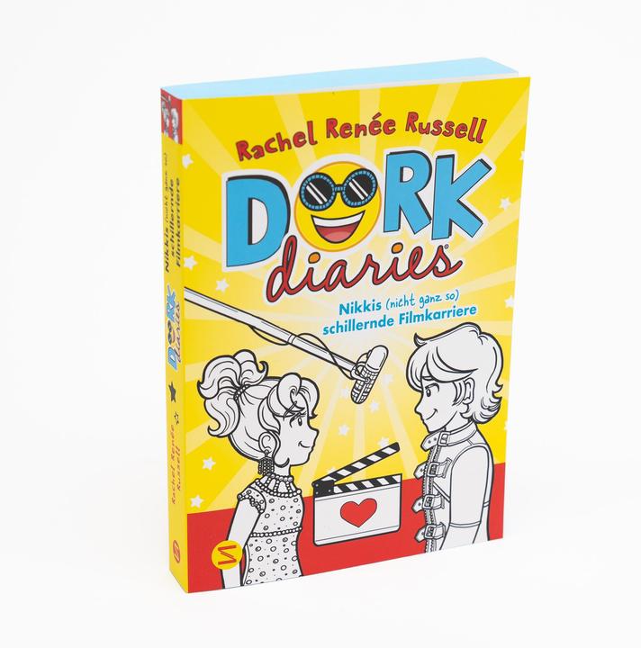 Produktbild DORK Diaries, Band 7: Nikkis (nicht ganz so) schillernde Filmkarriere (Deutsch, Ann Lecker, Rachel Renee Russell, RachelRenéeRussell, 2025)
