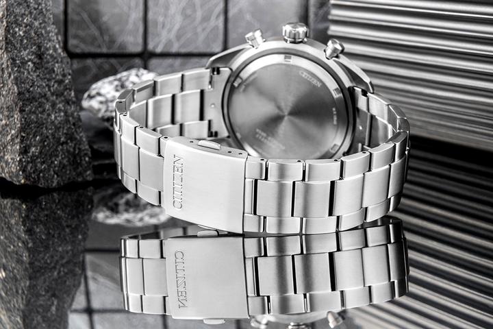 Immagine prodotto Citizen AT2480-81L Cronografo Eco-Drive Super Titanio 43 mm (Cronografo, 43 mm)