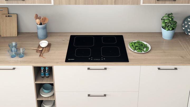 Actual product image Indesit IS 83Q60NE (59 cm, Induction hob)