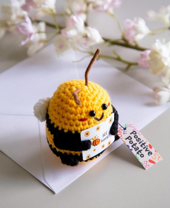 Actual product image I Am Creative Positive Bee (7.50 cm)