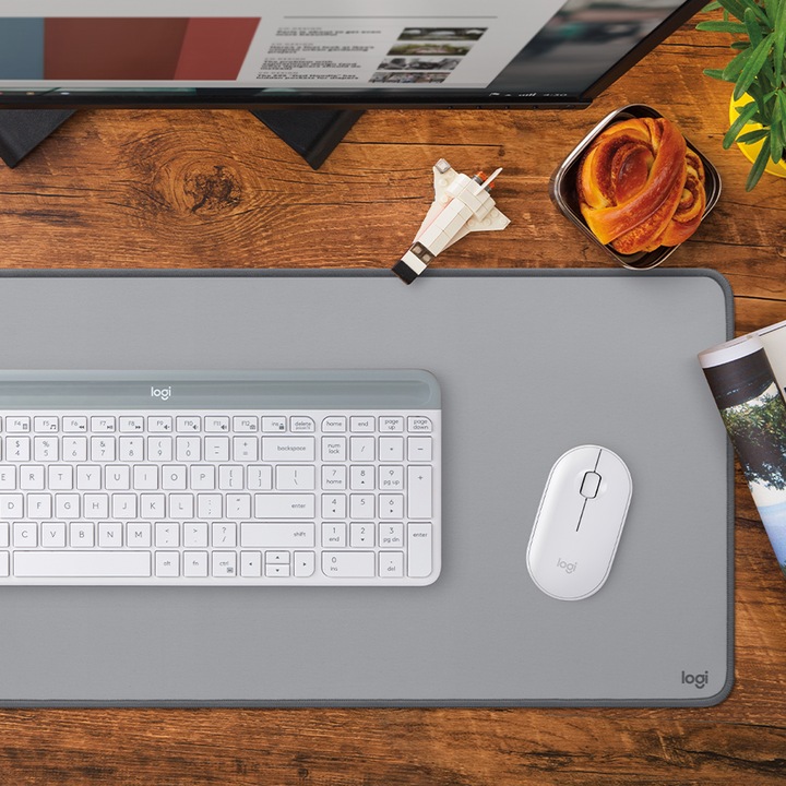 Actual product image Logitech Desk Mat Studio (Wide)