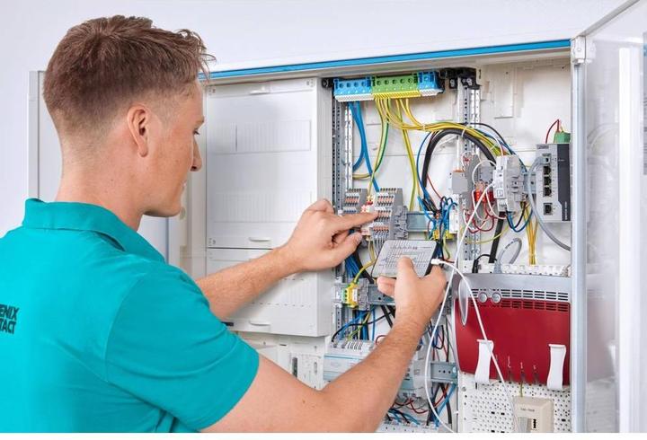 Immagine prodotto Phoenix Alimentazione DC REG 5V 15W 3A 1TE 100-240VUC per installazione in serie 110-250VAC/DC