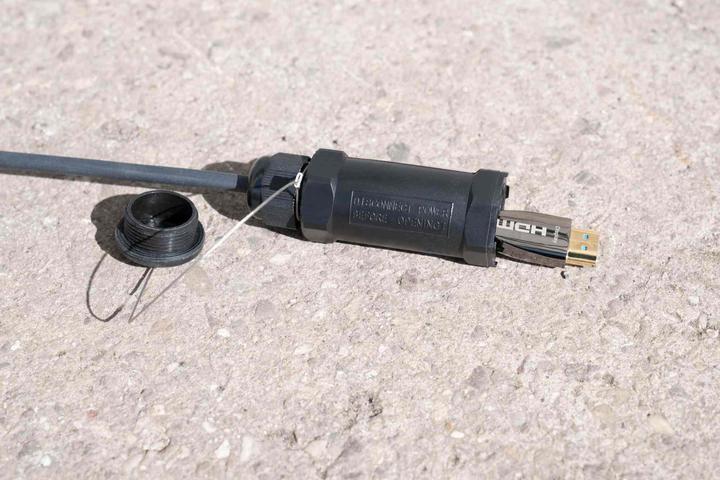 Produktbild Python AOC Hybrid High-Speed HDMI 2.0b, stahlarmiert, 4K @60Hz, 18 GBit/s, schwarz, 50m, Series (50 m, HDMI)