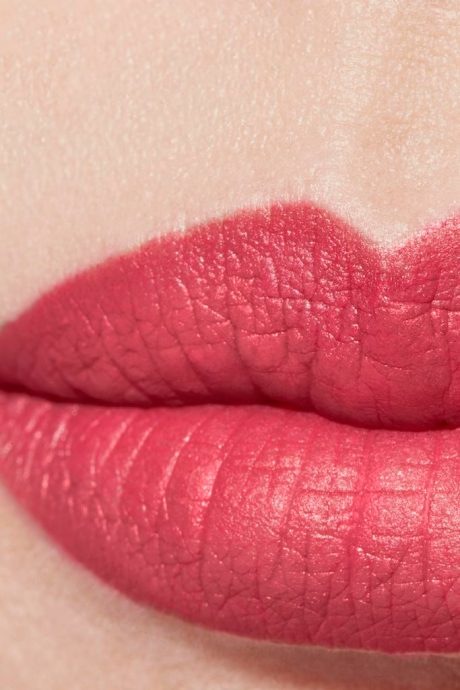 Actual product image Chanel Rouge Allure (43 La Favorite)